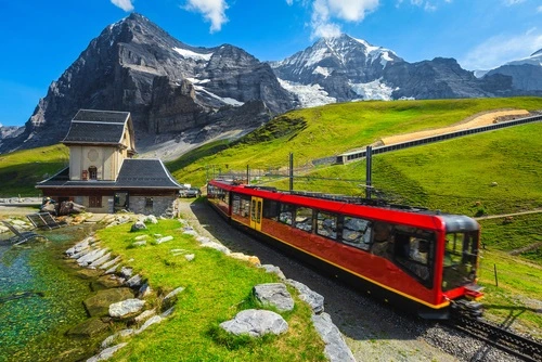 Jungfraujoch Express tempat wisata di Swiss - CIMB Niaga