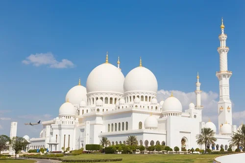 Masjid Sheikh Zayed termasuk masjid terbesar di dunia - CIMB Niaga