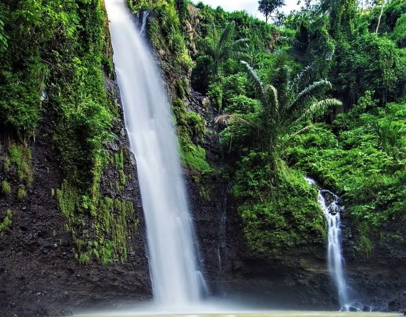 Wisata Jepara Air Terjun Songgolangit - CIMB Niaga