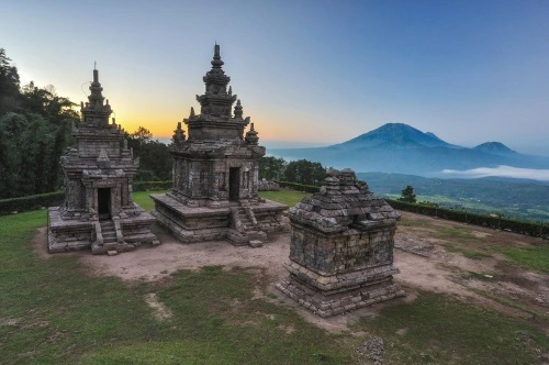 Wisata semarang candi gedong songo - CIMB Niaga