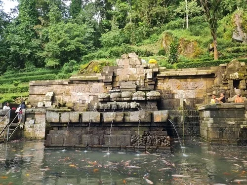 Wisata Trawas Candi Jolotundo - CIMB Niaga