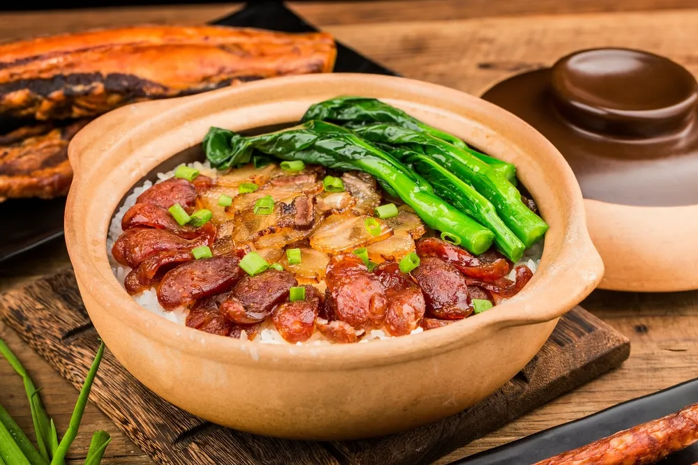 Makanan Khas China Claypot Rice - CIMB Niaga