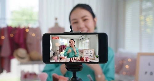 peluang usaha content creator - CIMB Niaga