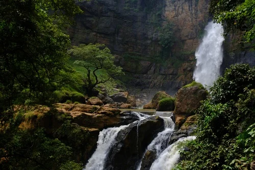 wisata sukabumi curug cimarinjung - CIMB Niaga