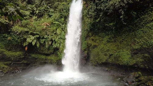 wisata sukabumi curug sawer - CIMB Niaga