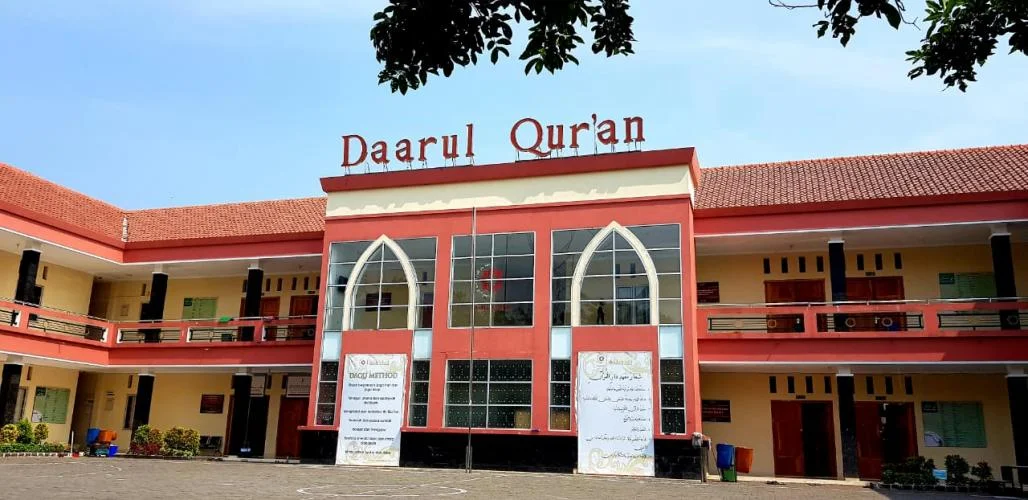 Pondok pesantren daarul quran tangerang - CIMB Niaga