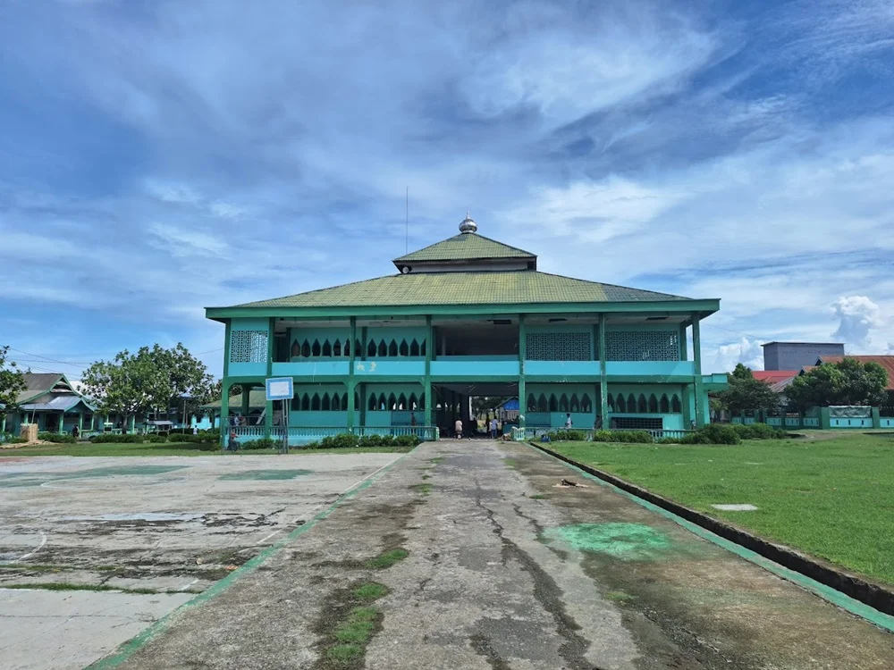 Pondok pesantren daarul hufadh bone - CIMB Niaga