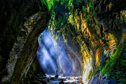 Wisata Majalengka Air Terjun Embun Pelangi - CIMB Niaga