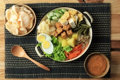 Gado-gado street food khas Indonesia - CIMB Niaga