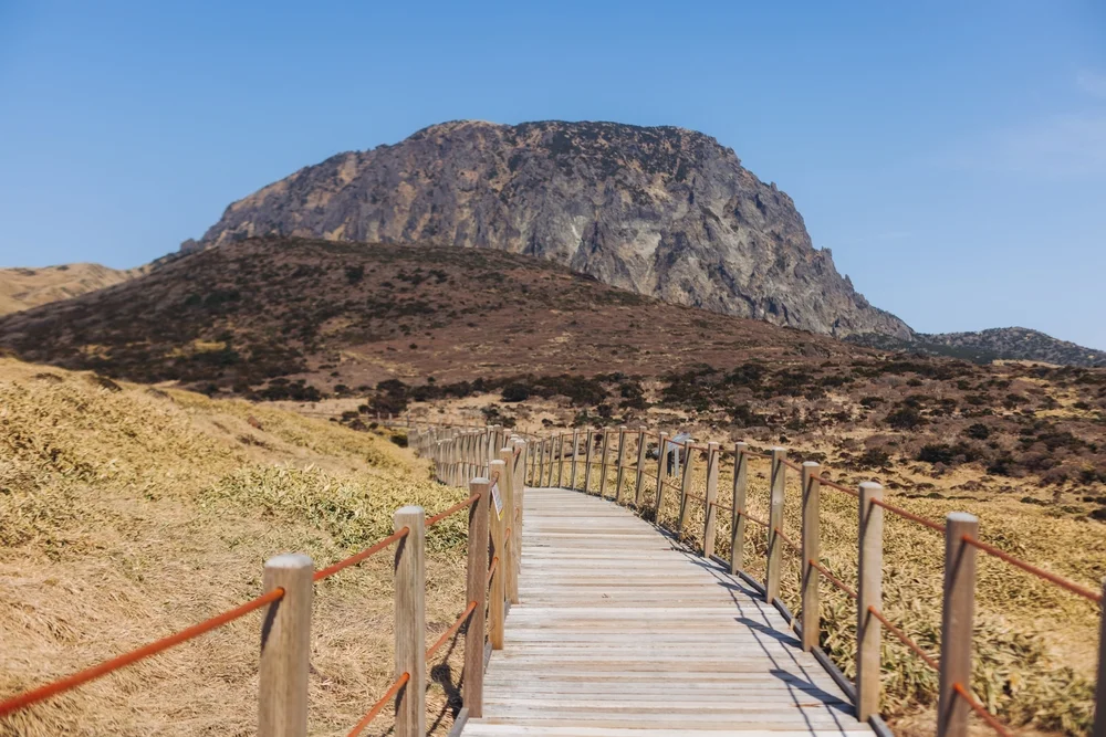 Gunung Halla - CIMB Niaga