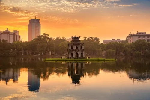 Danau Hoan Kiem tempat wisata Vietnam - CIMB Niaga