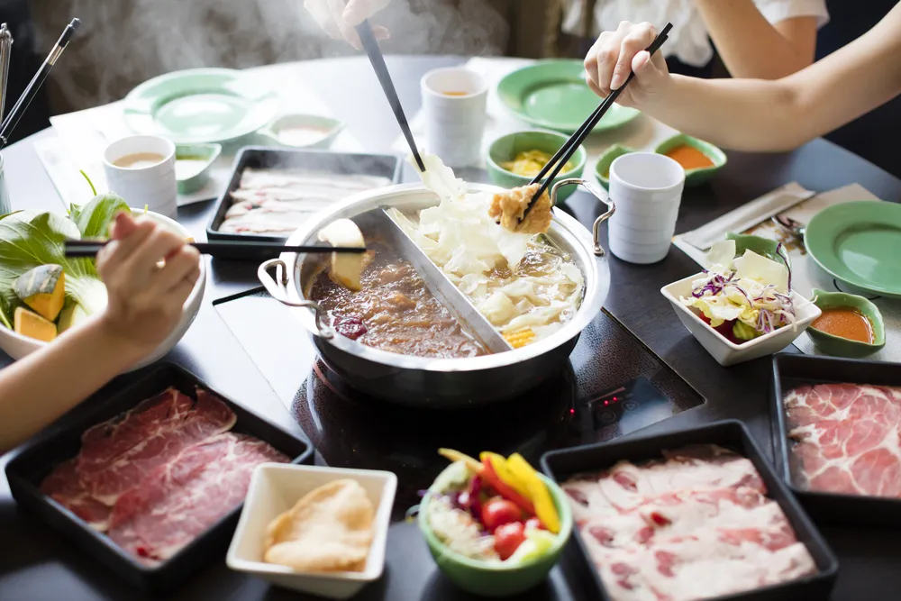 Makanan Khas China Hot Pot - CIMB Niaga