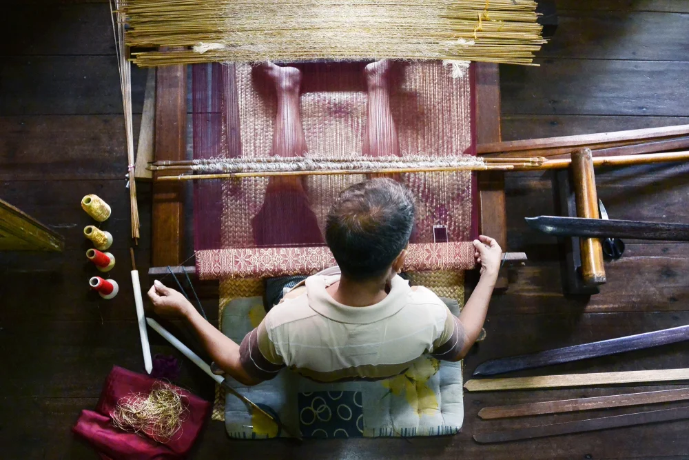 kampung wisata tenun samarinda - CIMB Niaga