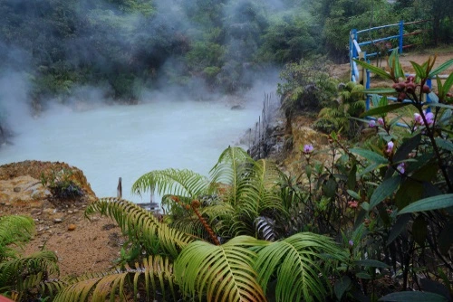 Tempat wisata garut kawah darajat - CIMB Niaga