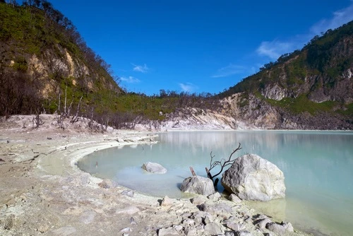 Wisata Ciwidey Kawah Putih - CIMB Niaga