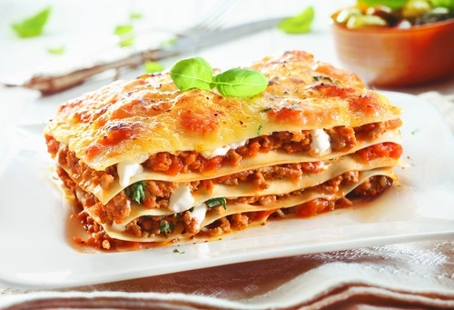 Lasagna makanan khas italia - CIMB Niaga