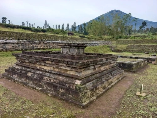 Wisata Temanggung Situs Liyangan - CIMB Niaga