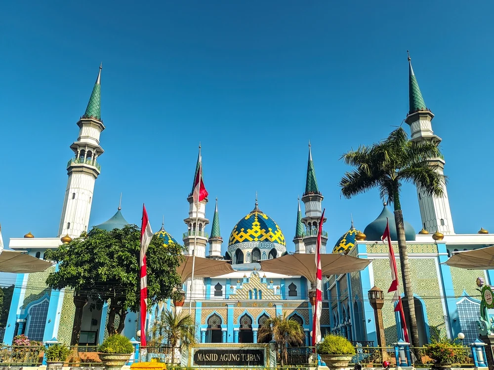 masjid agung tuban masjid terbesar di Indonesia - CIMB Niaga
