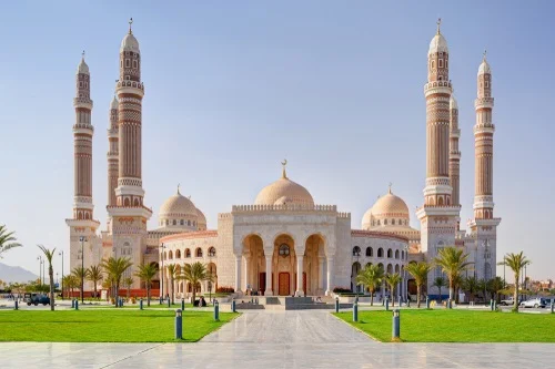 Masjid Al Saleh termasuk masjid terbesar di dunia - CIMB Niaga