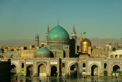 Masjid Imam Reza termasuk masjid terbesar di dunia - CIMB Niaga