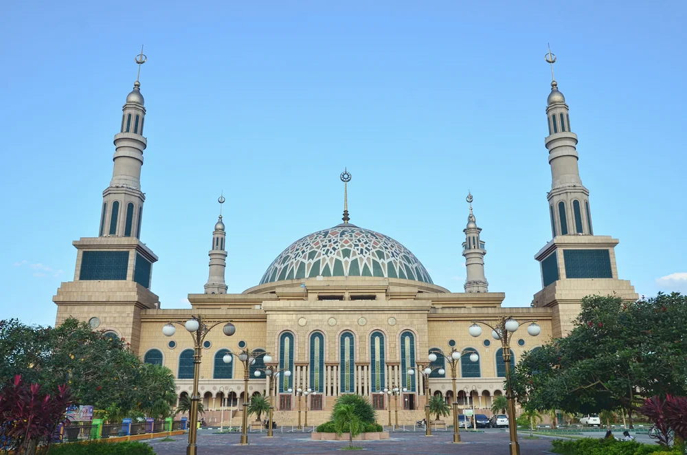 masjid islamic center masjid terbesar di Indonesia - CIMB Niaga