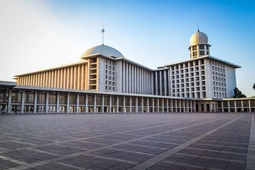 Masjid Istiqlal termasuk masjid terbesar di dunia - CIMB Niaga