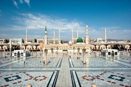 Masjid Nabawi termasuk masjid terbesar di dunia - CIMB Niaga