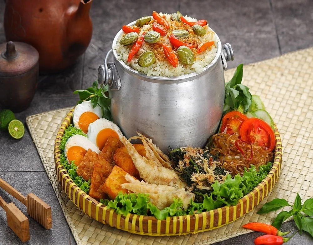 Makanan Khas Sunda Nasi Liwet