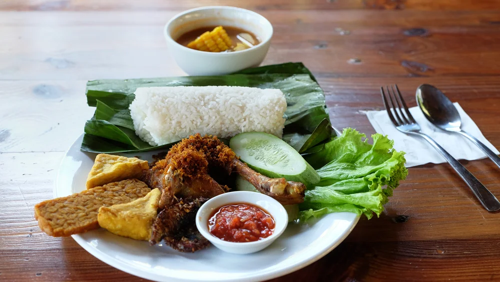 Makanan Khas Jawa Barat Nasi Timbel - CIMB Niaga