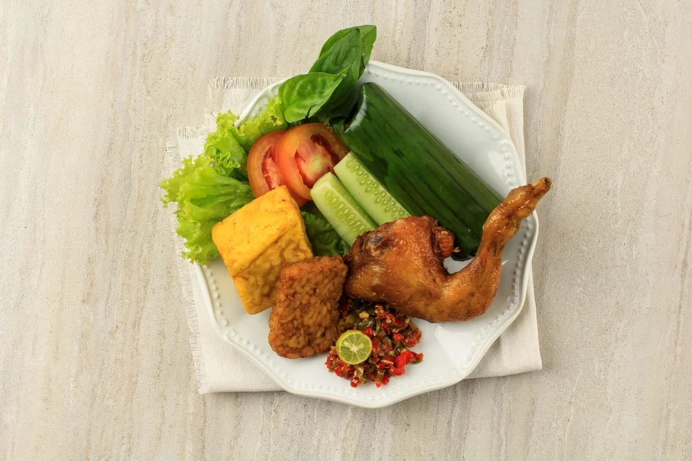 Makanan Khas Sunda Nasi Timbel - CIMB Niaga