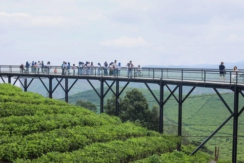 Nimo Highland salah satu destinasi Wisata Pangalengan - CIMB Niaga