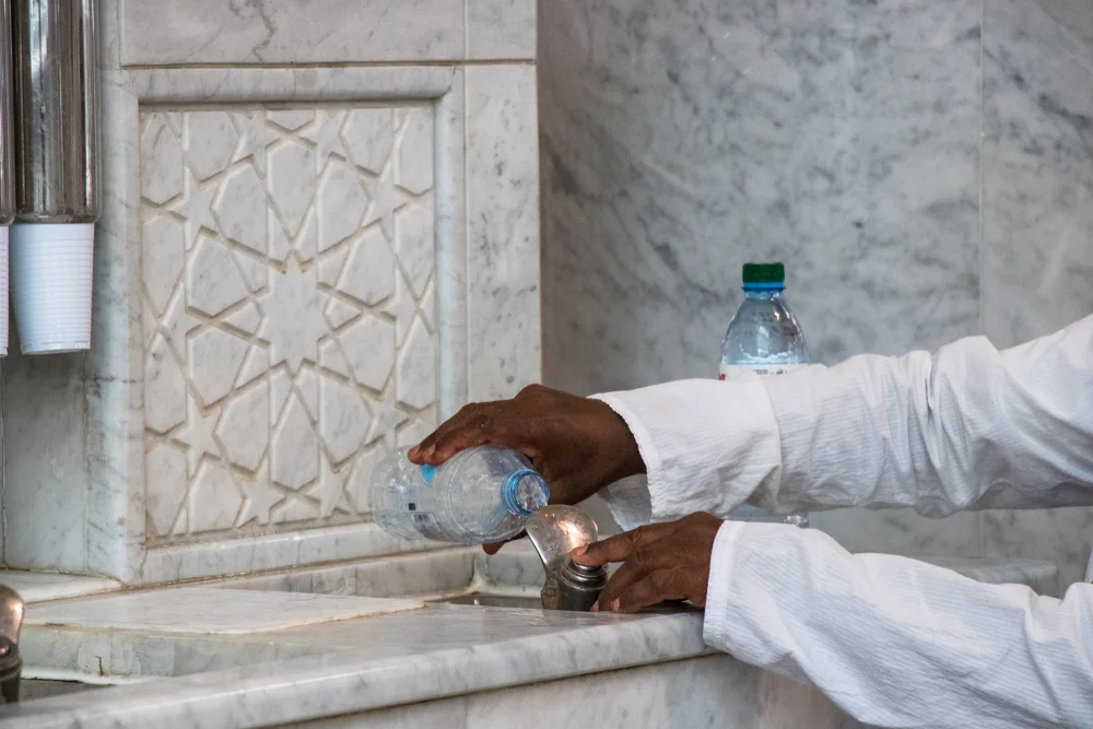 air zamzam oleh-oleh haji - CIMB Niaga