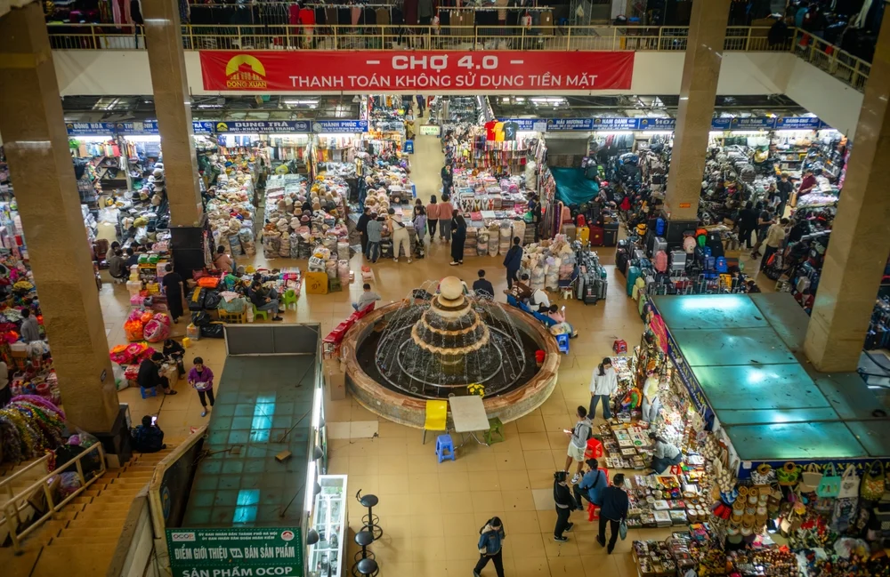 Dong Xuan Market - CIMB Niaga