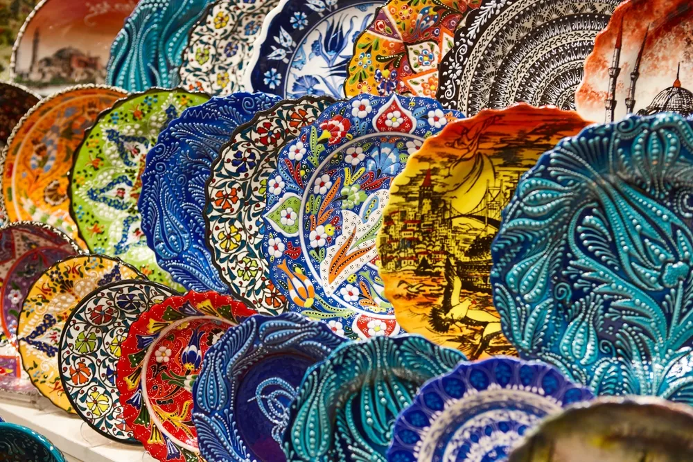 Keramik iznik oleh-oleh khas Turki - CIMB Niaga