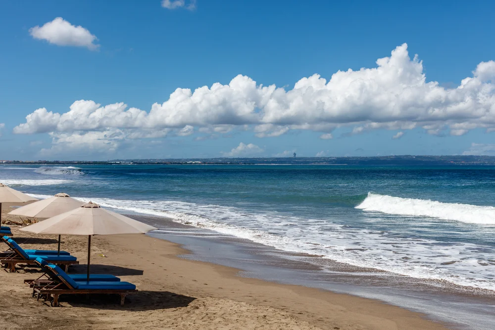 Pantai Batu Belig Pulau Bali - CIMB Niaga