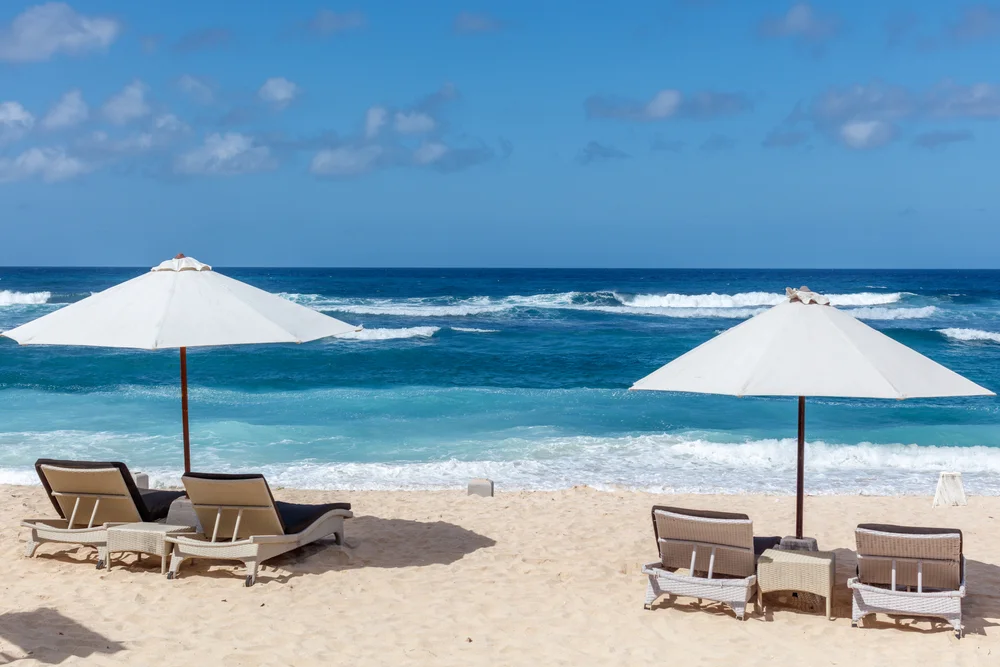 Pantai Melasti Pulau Bali - CIMB Niaga