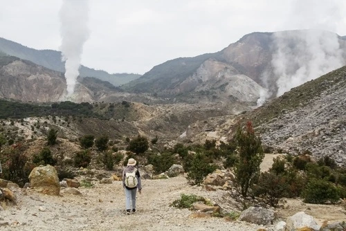 Tempat wisata garut gunung papandayan - CIMB Niaga