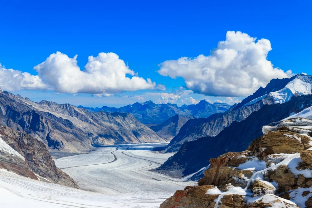 Gletser Aletsch Pegunungan Alpen - CIMB Niaga