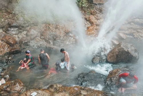 wisata sukabumi pemandian cisolok - CIMB Niaga