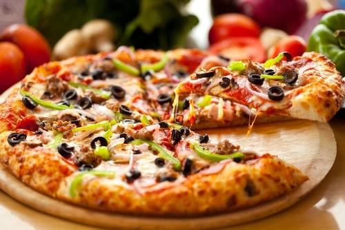 Pizza makanan khas italia - CIMB Niaga