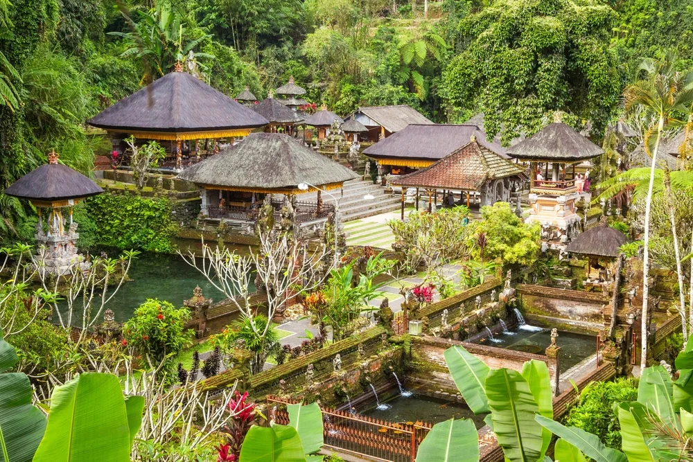 Pura Tirta Empul Pulau Bali - CIMB Niaga