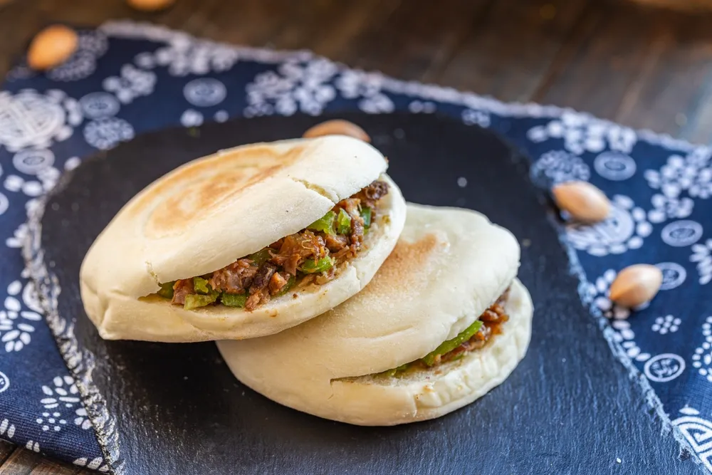 Makanan Khas China Roujiamo - CIMB Niaga