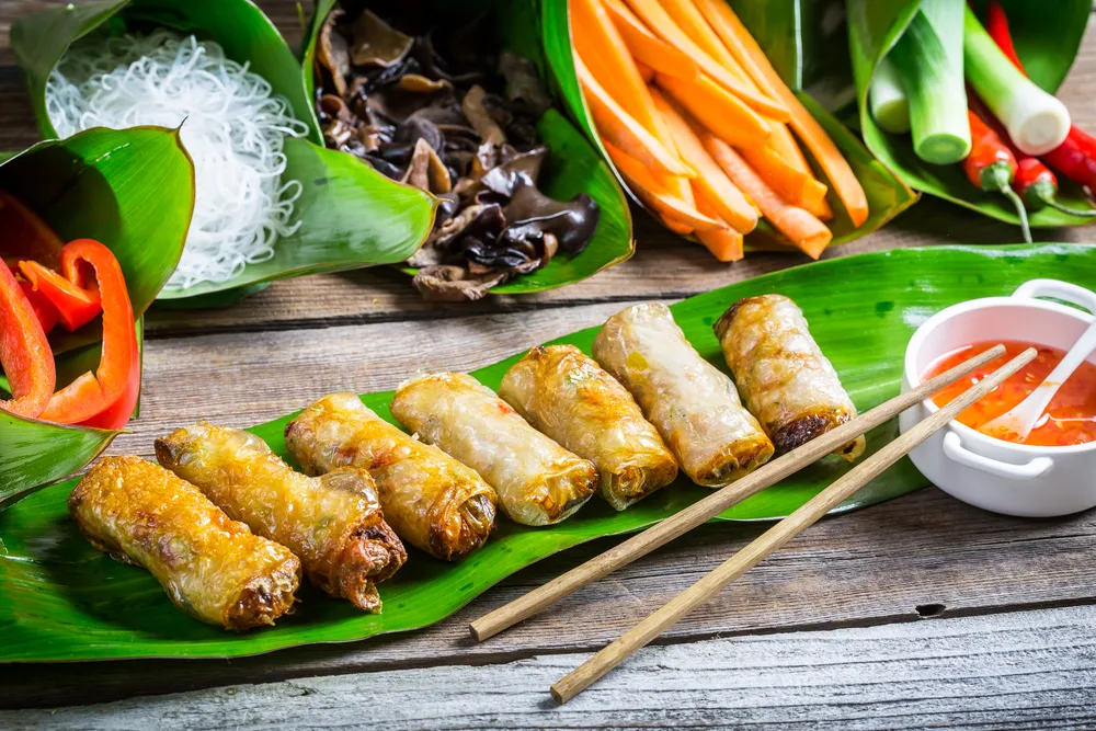 Makanan Khas China Spring Rolls - CIMB Niaga