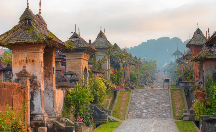 tata ruang berkonsep tri mandala desa wisata penglipuran - CIMB Niaga