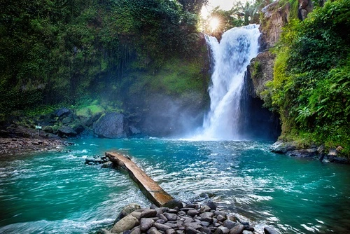 Air Terjun Tegenungan tempat wisata Pulau Bali - CIMB Niaga