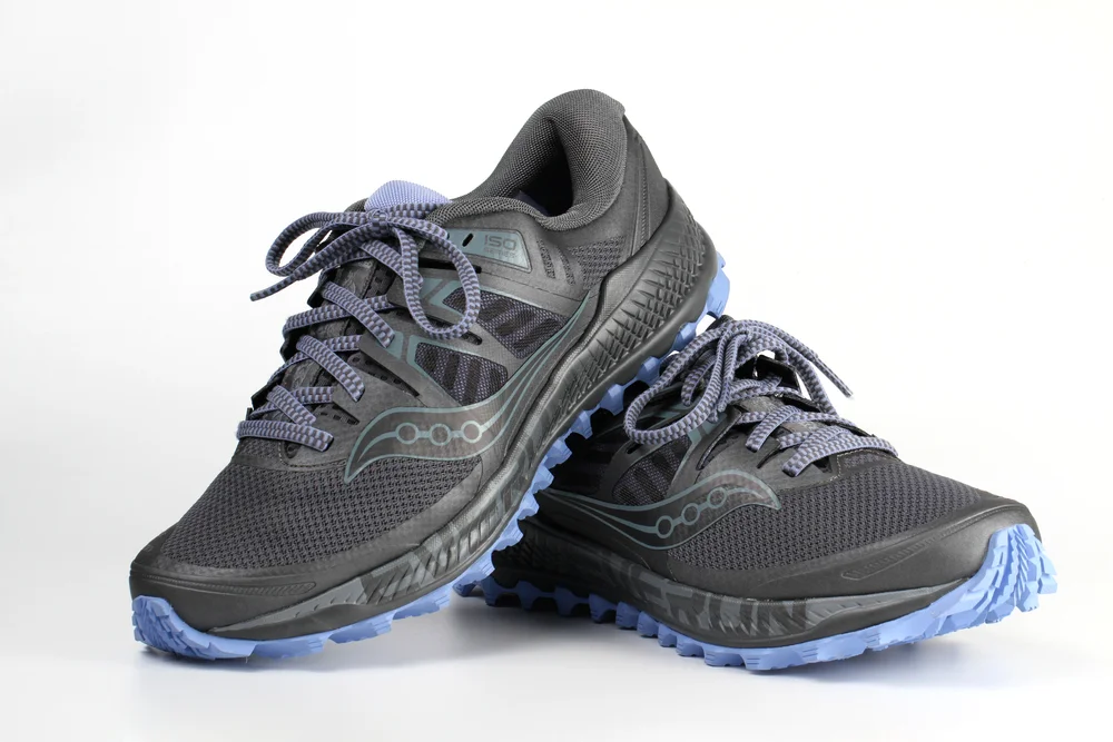 rekomendasi sepatu lari trail running shoes - CIMB Niaga