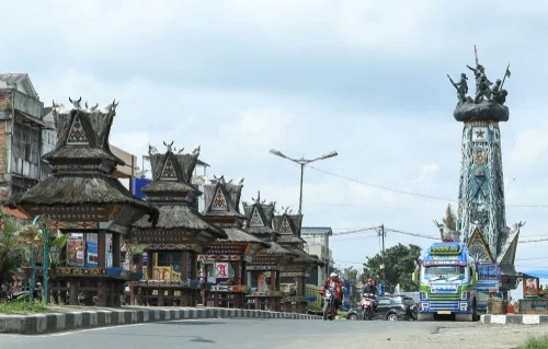Wisata Berastagi Tugu Perjuangan Berastagi - CIMB Niaga