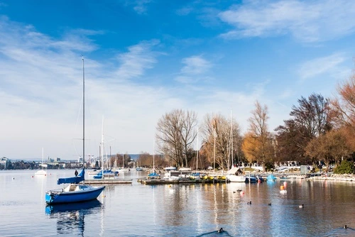 Danau Zurich tempat wisata di Swiss - CIMB Niaga